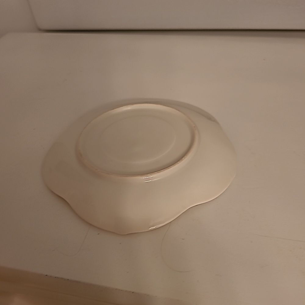Holly Accent Plate - Picture 2 of 3